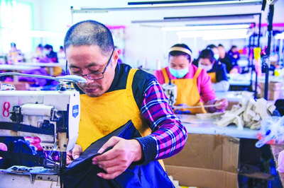 時尚風(fēng)向標(biāo) 圖片新聞中的服裝服飾零售新趨勢